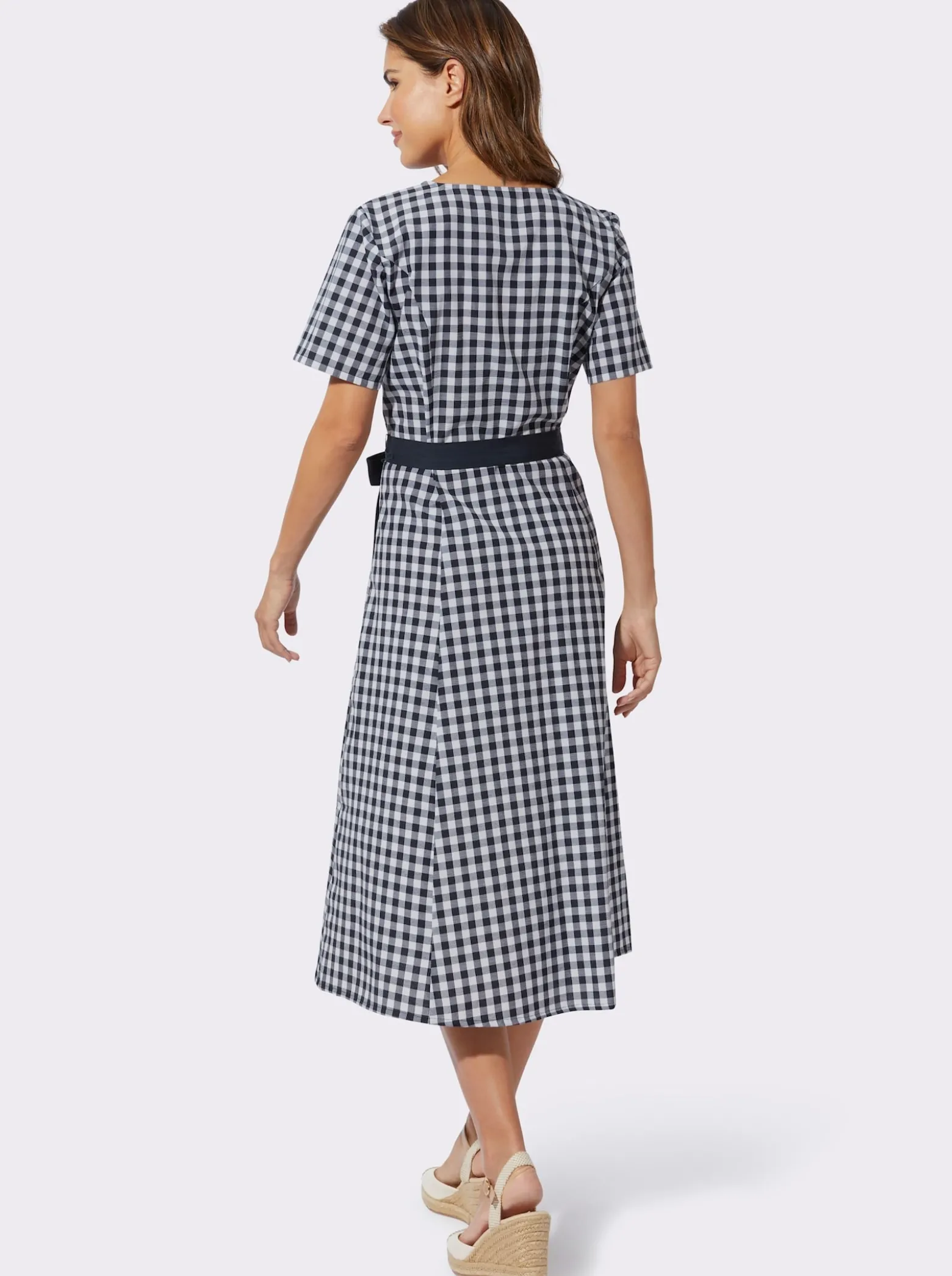 Trachtenkleid mit Bindegürtel