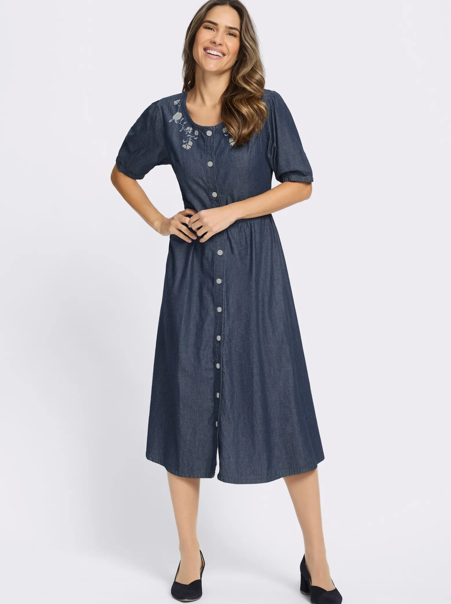 Trachtenkleid mit floraler Stickerei
