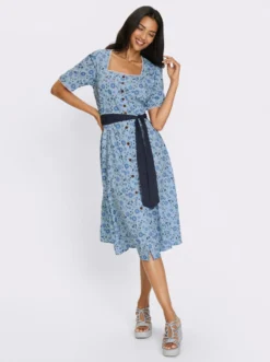 Trachtenkleid mit leichten Puffärmeln