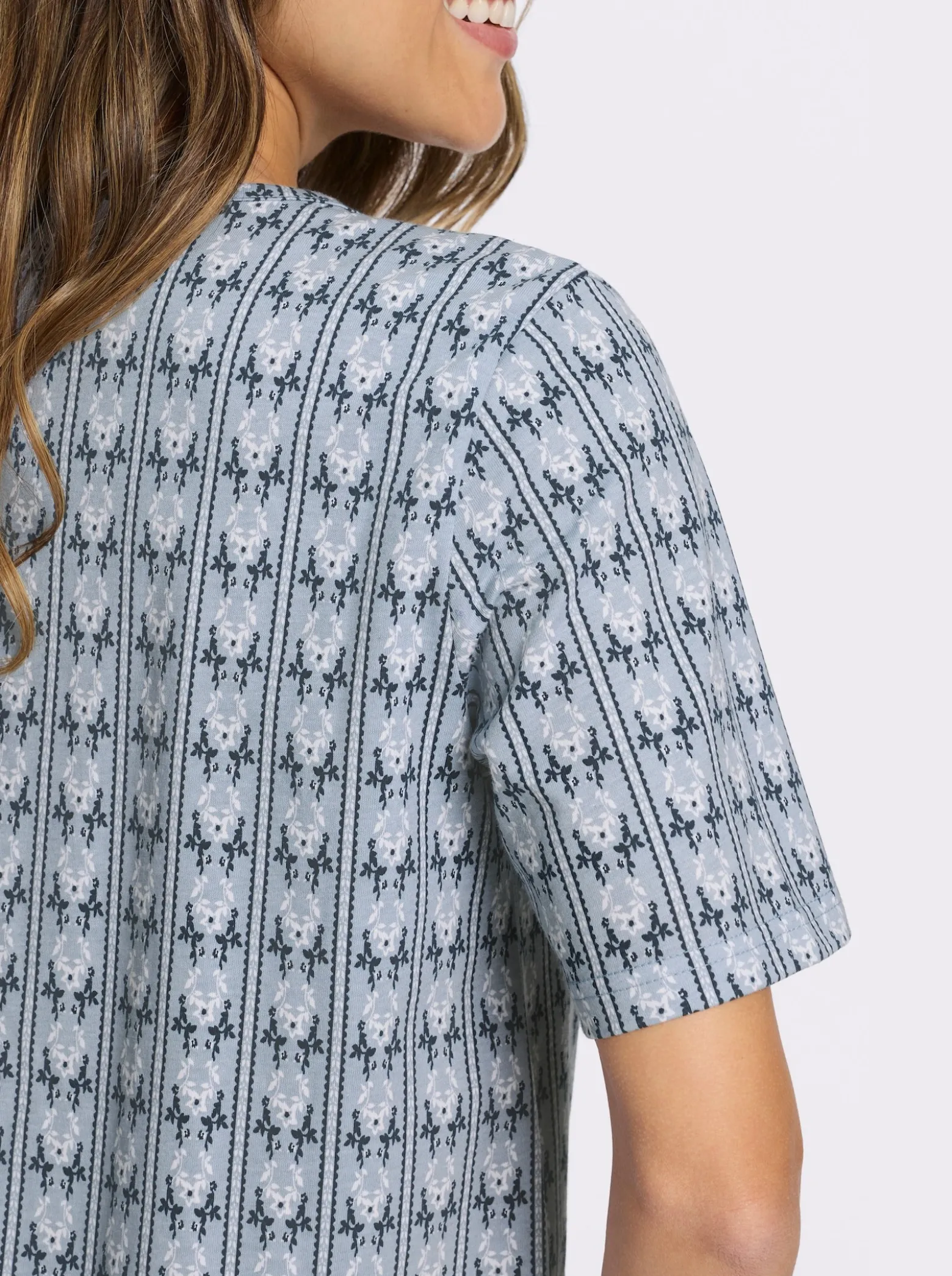 Trachtenshirt im floralen Dessin