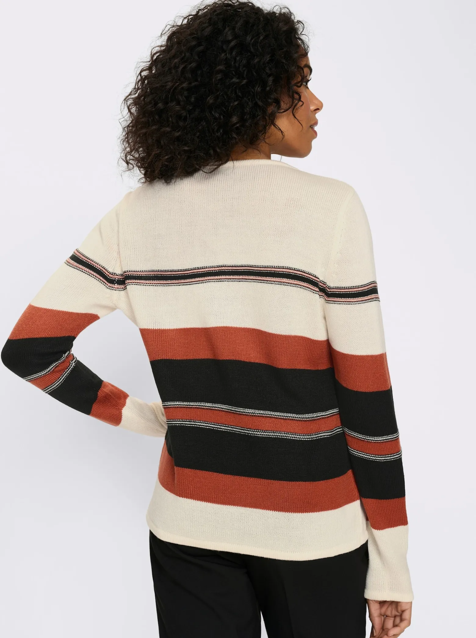V-Ausschnitt-Pullover