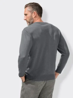 V-Ausschnitt-Pullover