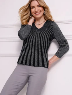 V-Ausschnitt-Pullover mit Glanzgarn
