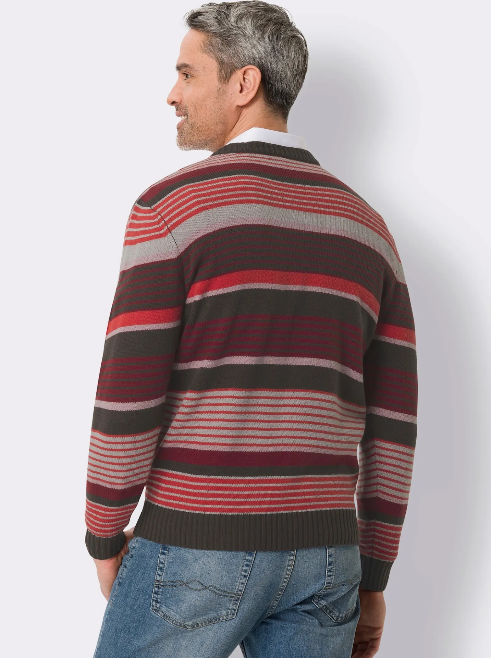 V-Ausschnitt-Pullover mit Ringel-Muster