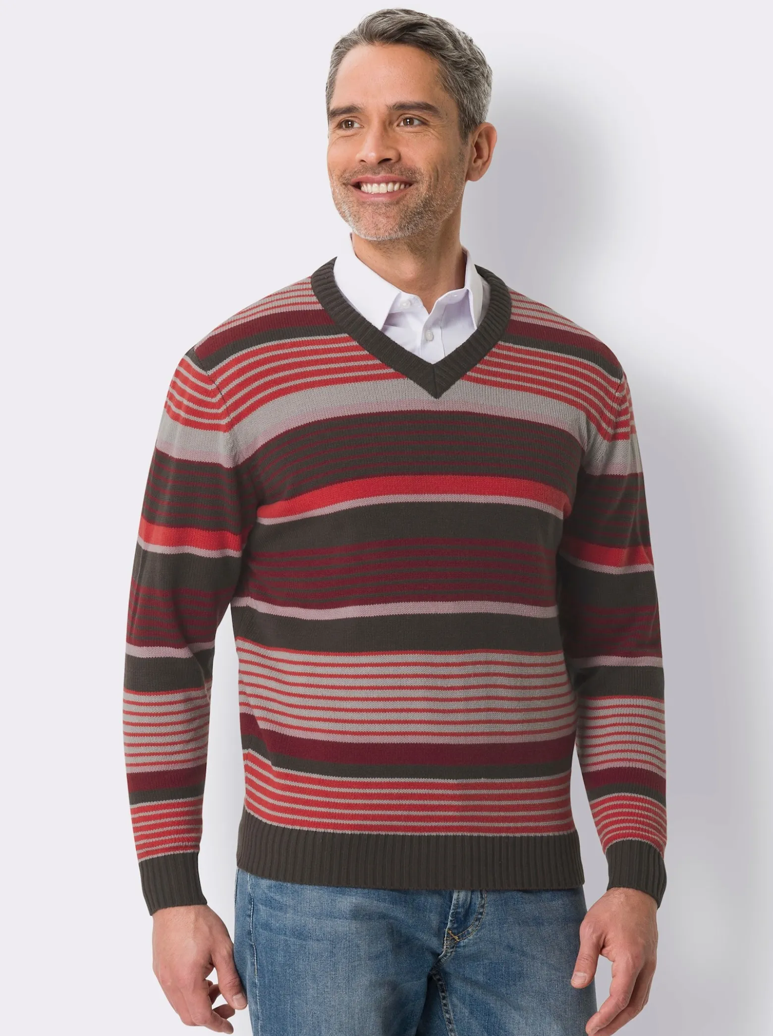 V-Ausschnitt-Pullover mit Ringel-Muster