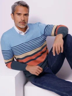 V-Ausschnitt-Pullover mit Streifen-Muster