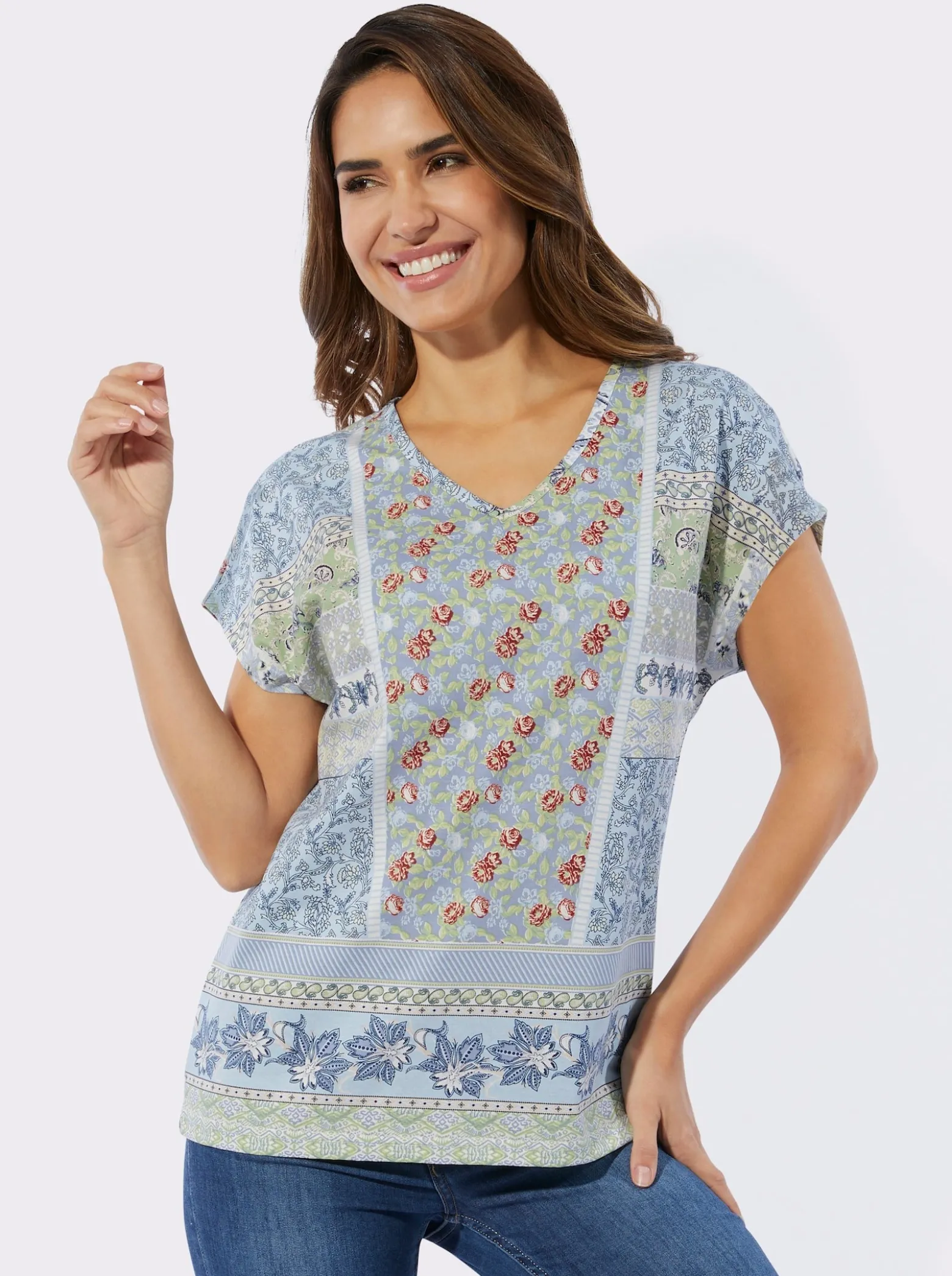 V-Shirt in Patch-Optik
