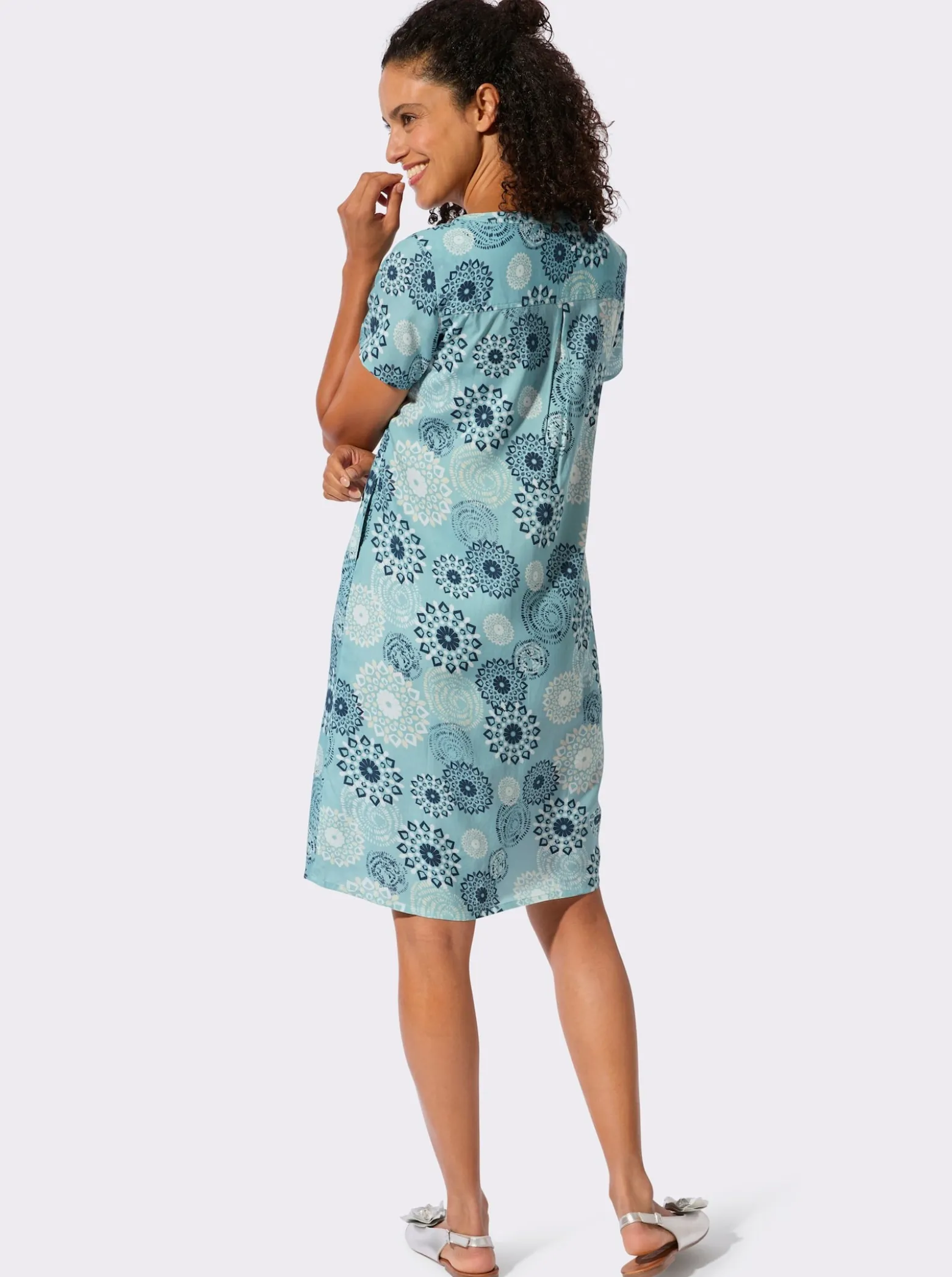 Webkleid in ornamentalem Dessin