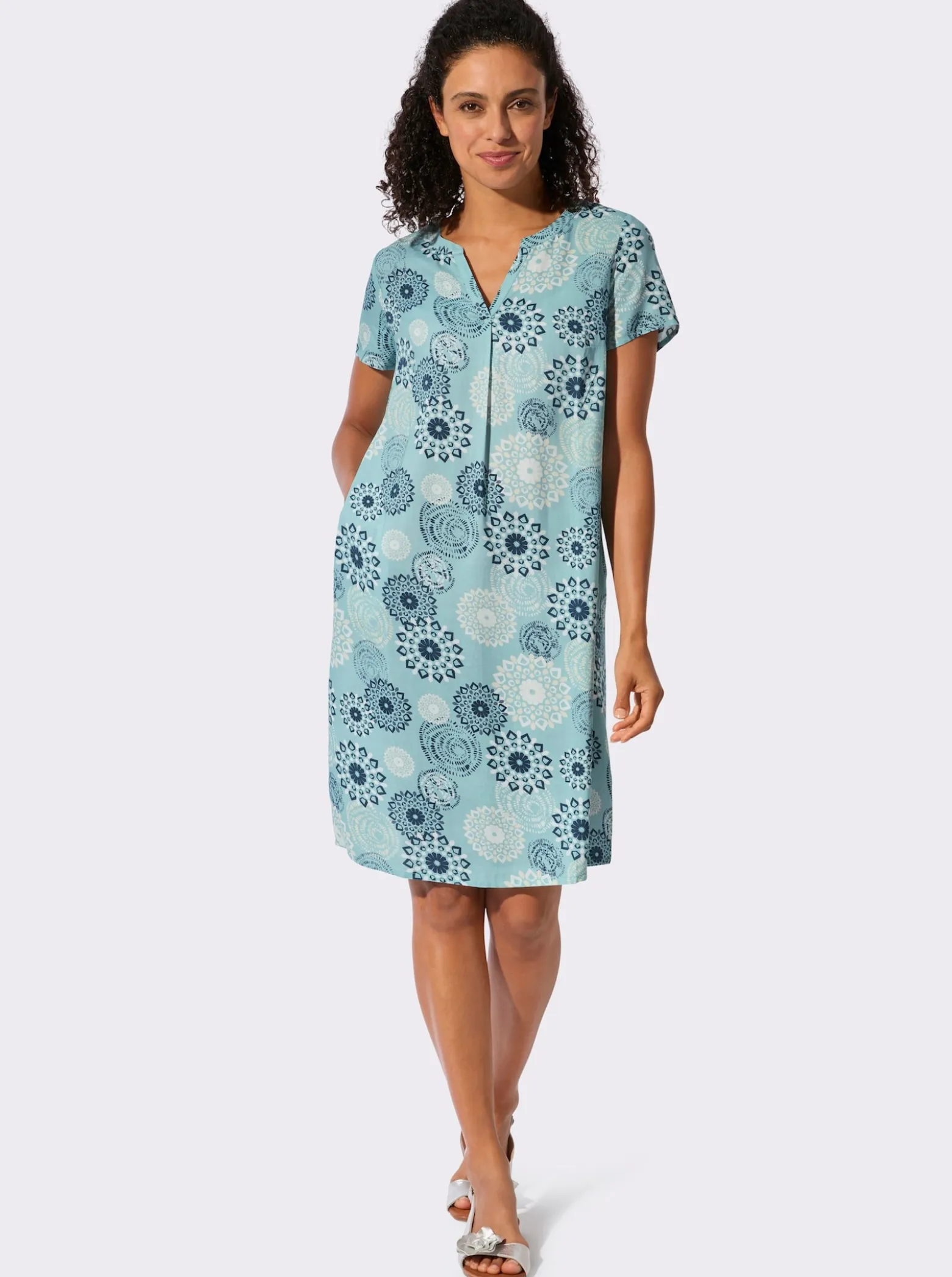 Webkleid in ornamentalem Dessin