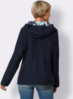 Wendejacke mit einfarbiger und bedruckter Seite