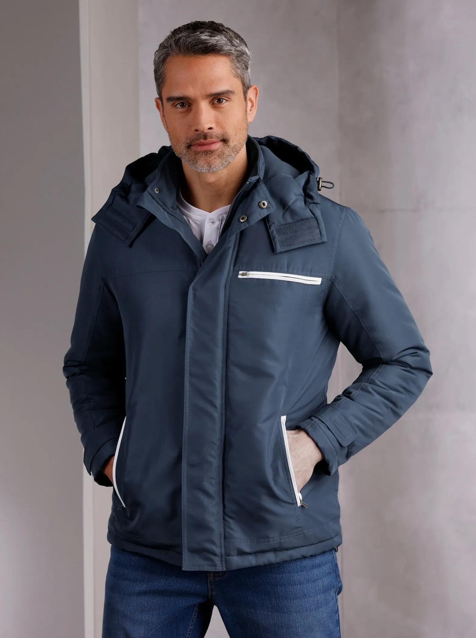 Winterjacke mit Kontrast-Details