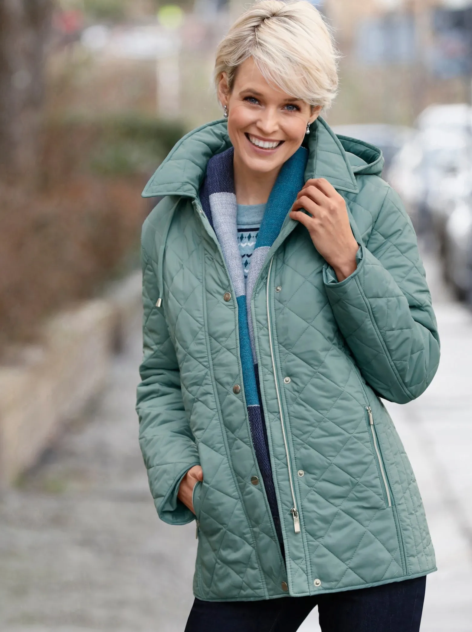 Winterjacke mit Schlingenknopf-Verschluss