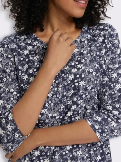 Zipfelshirt mit 3/4-Ärmeln, floral bedruckt