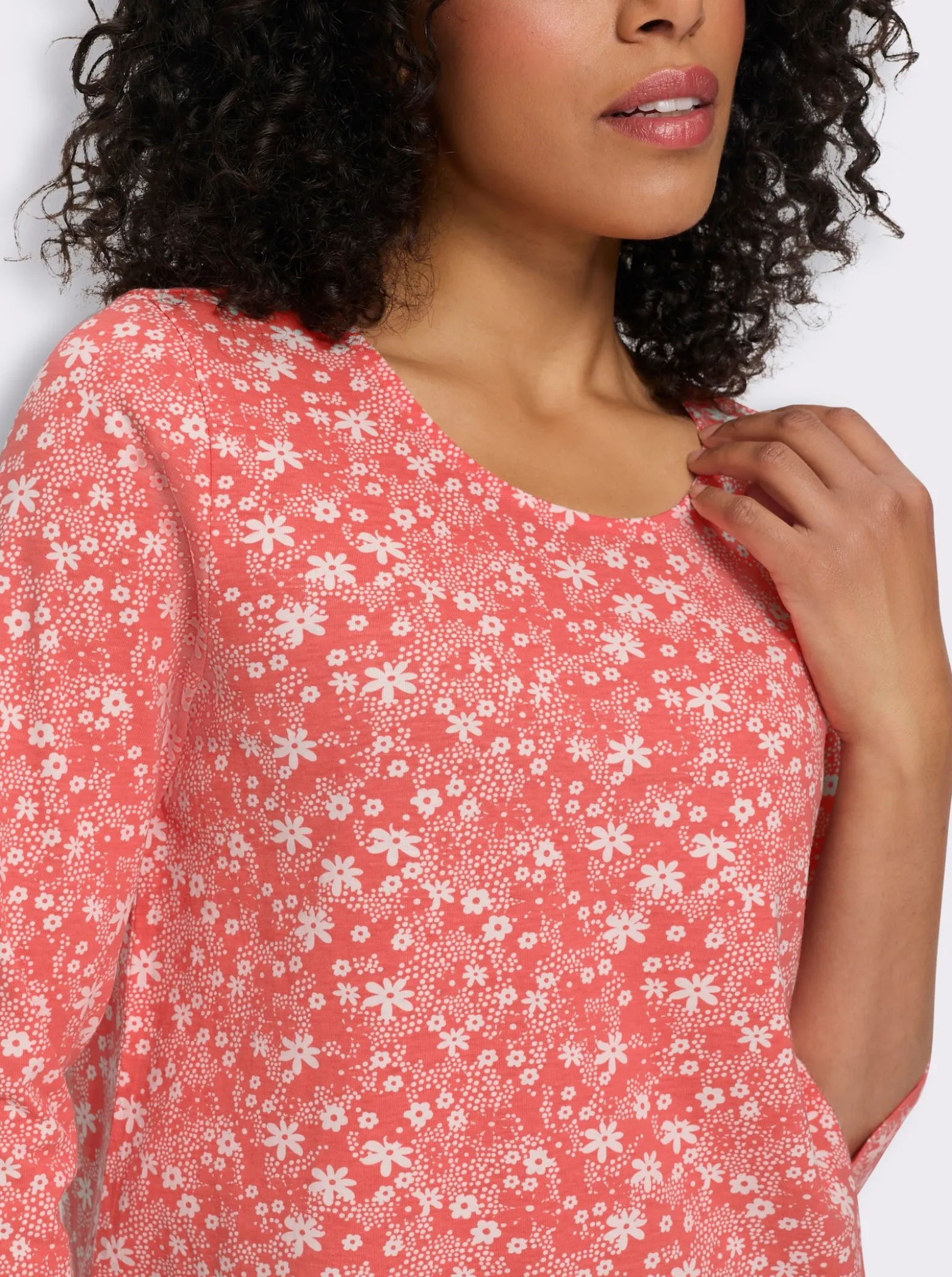 Zipfelshirt mit 3/4-Ärmeln, floral bedruckt